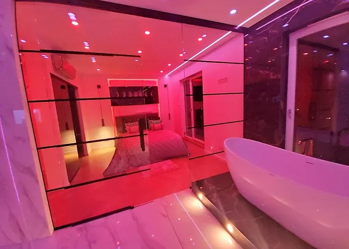 Luxury Penthouse Apartment *