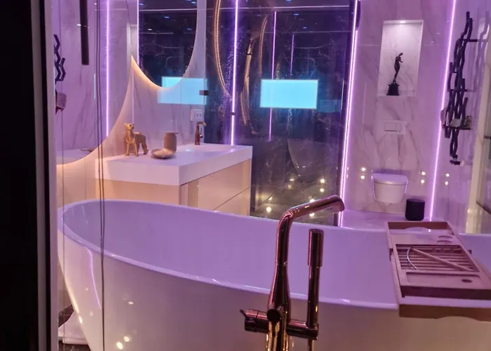 Luxury Penthouse Apartment *